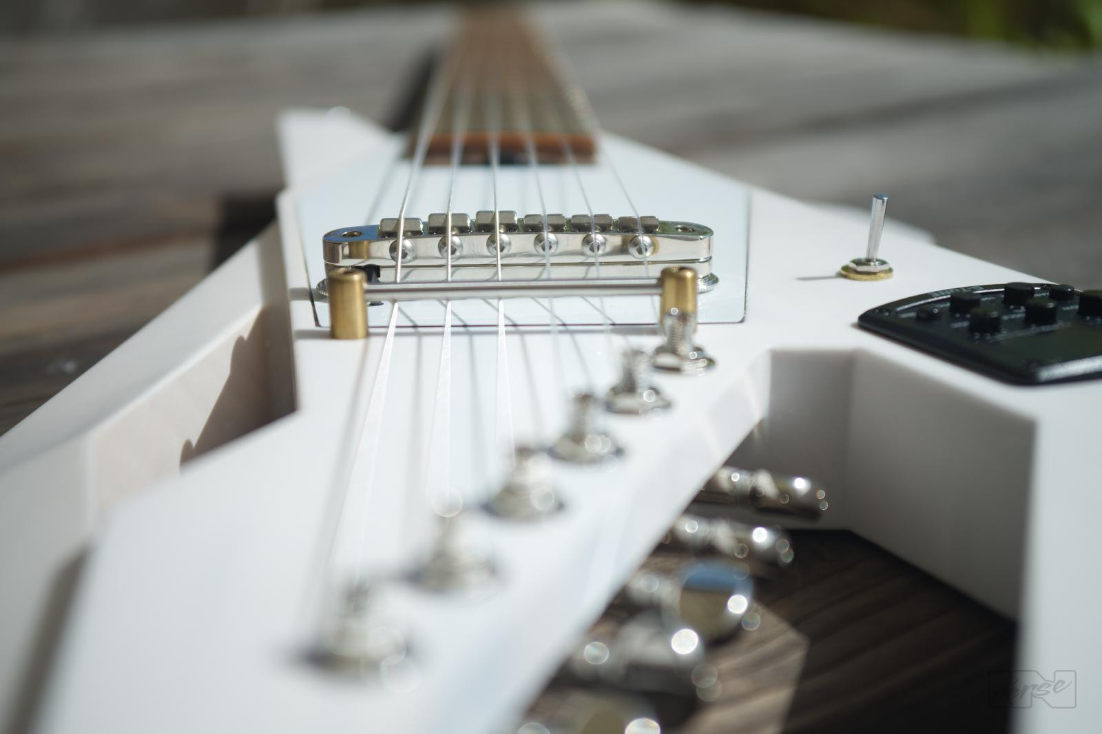 Piranha guitar acoustic