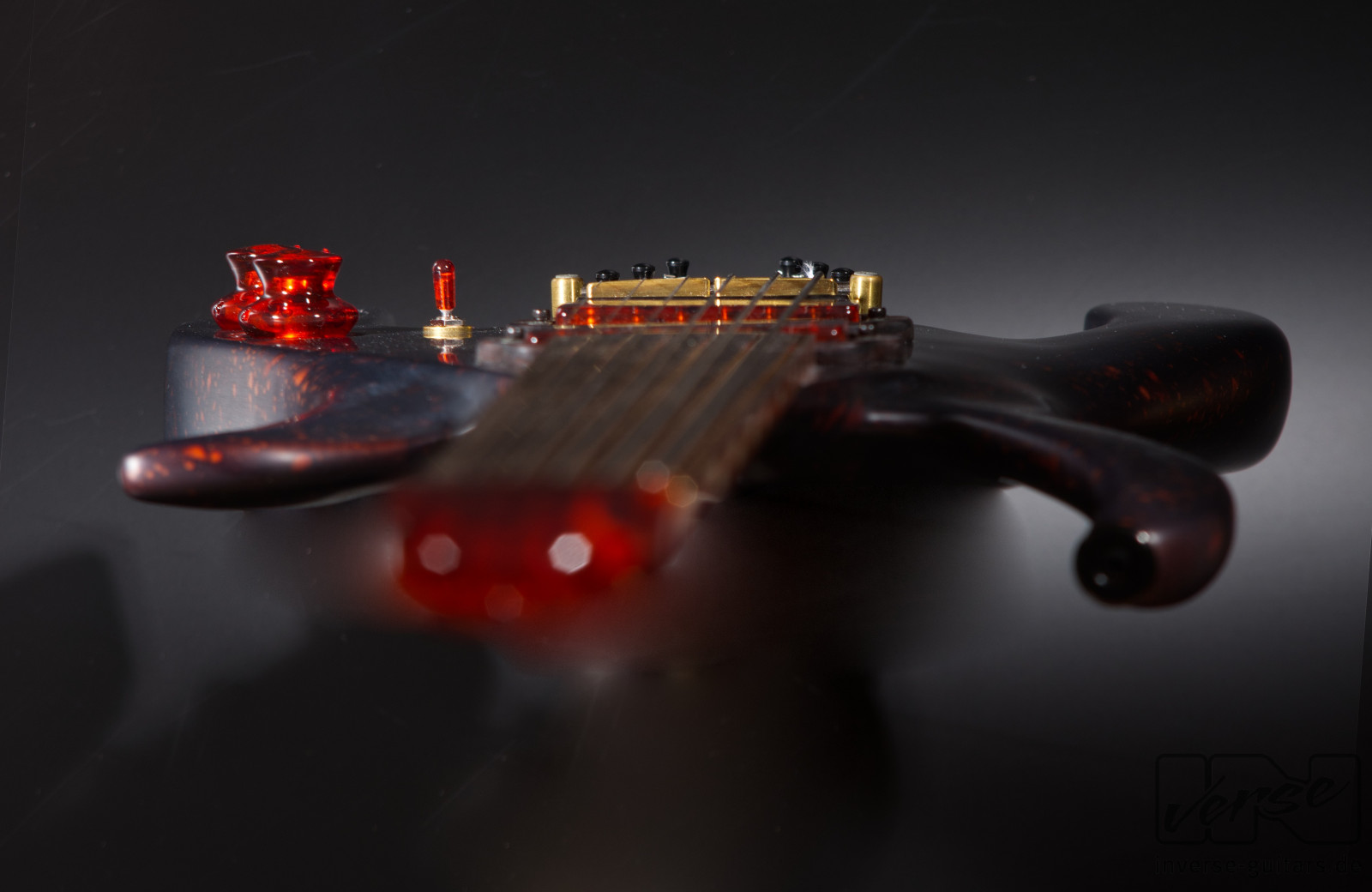 fretless Manta baritone guitar