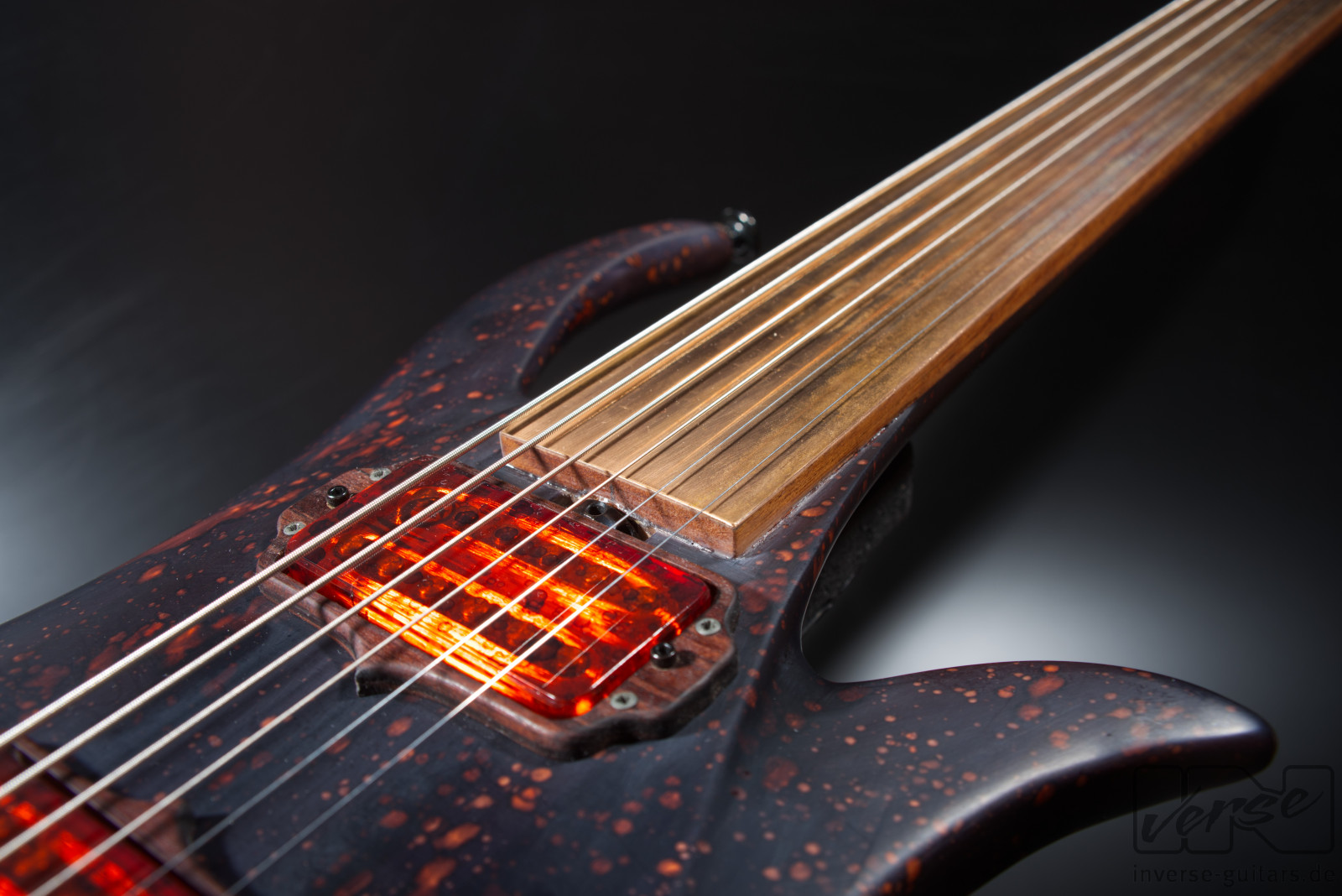 fretless Manta baritone guitar